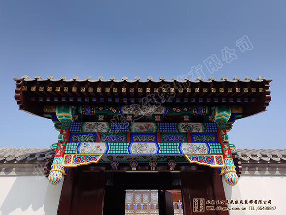北京四合院特點(diǎn)：布局嚴(yán)謹(jǐn)，樣式典雅
